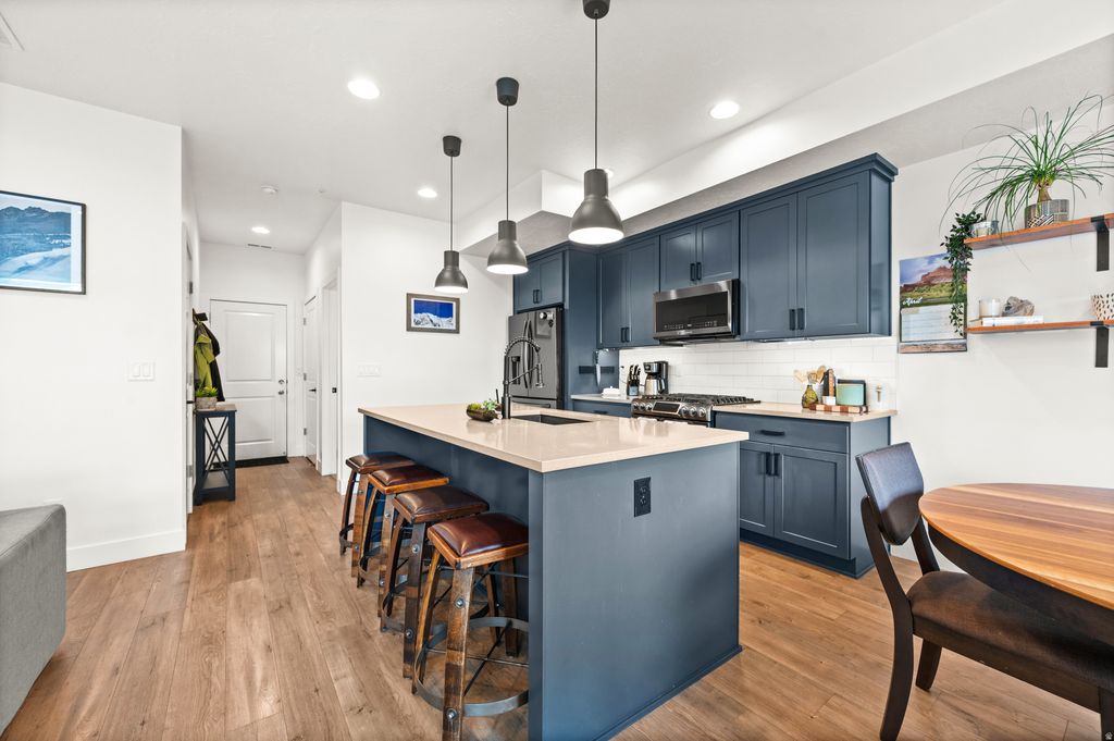 Photo of 3889 S LEMMON LN E, Salt Lake City, UT 84124 (MLS # 2154350)