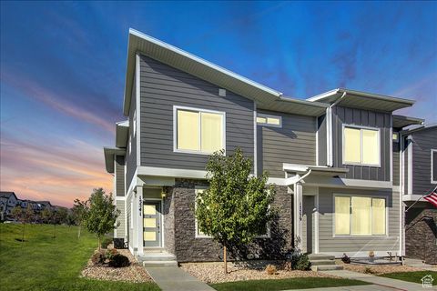Photo of 15541 S DEMOCRACY DR, Bluffdale, UT 84065 (MLS # 2116870)