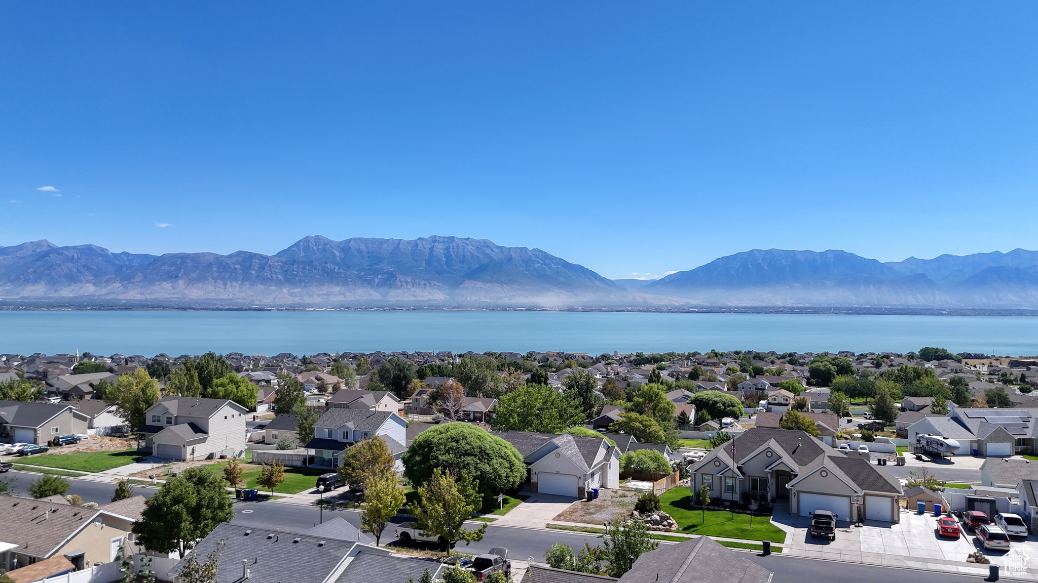 LAKE MOUNTAIN ESTATE - Residential