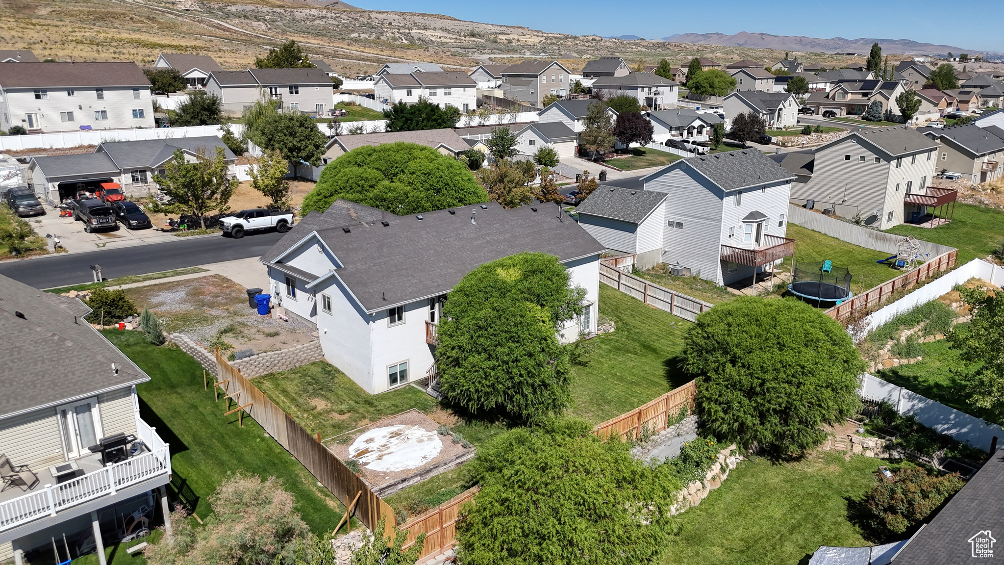 LAKE MOUNTAIN ESTATE - Residential