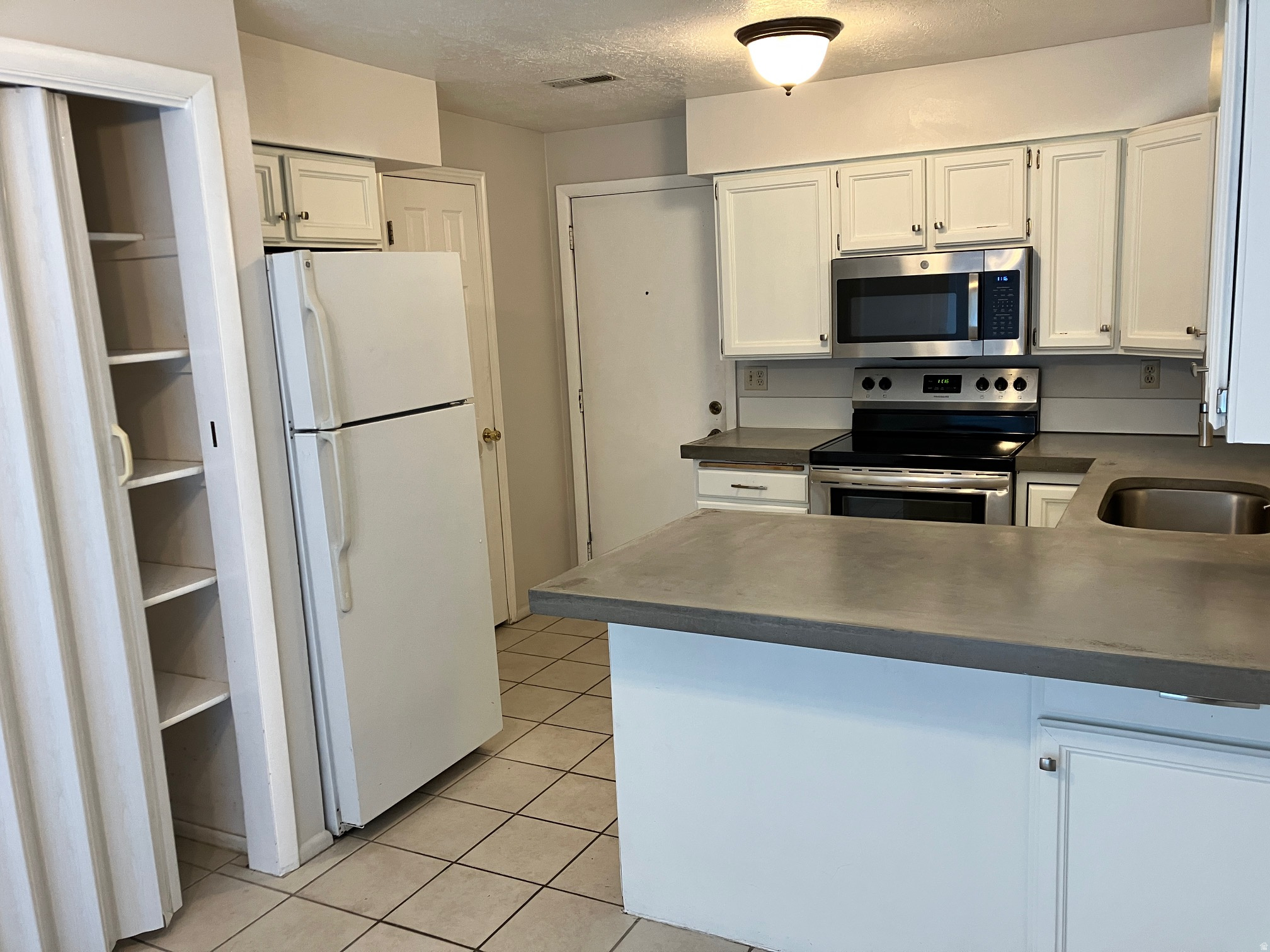 GOLDEN WEST ESTATES - Residential Income