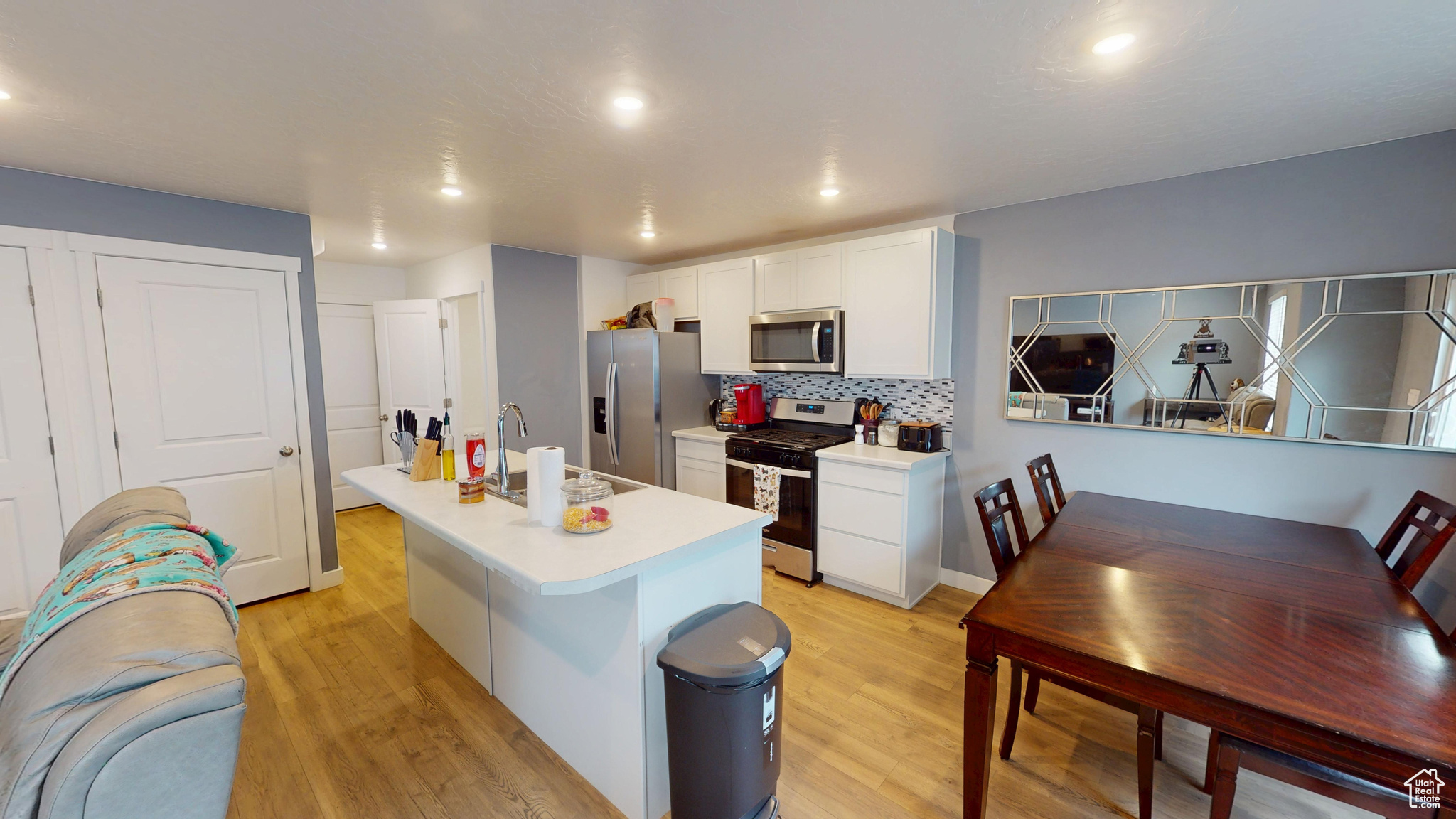 1917 N BLUE IRIS AVE E 1090