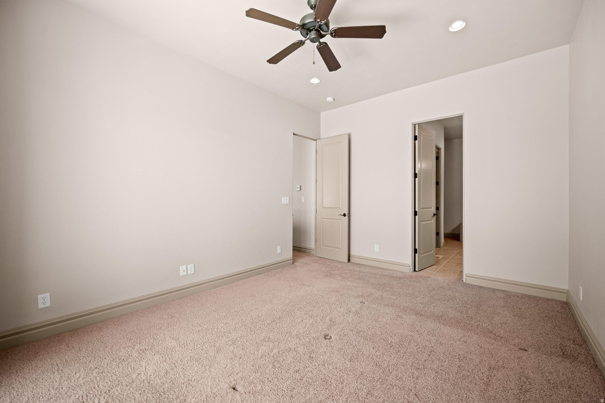 BRIDGEWATER TOWNHOMES AT SUNBROOK - Residential