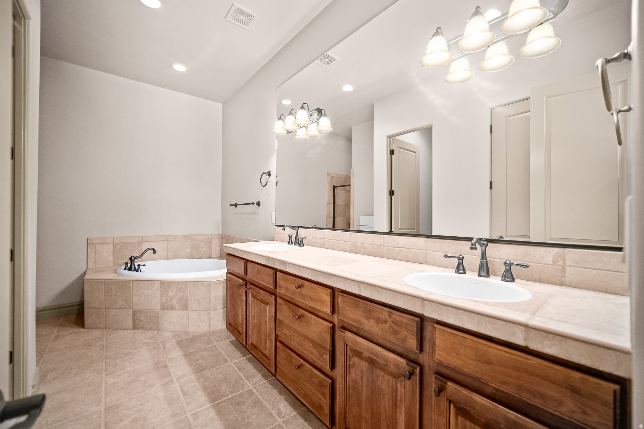 BRIDGEWATER TOWNHOMES AT SUNBROOK - Residential