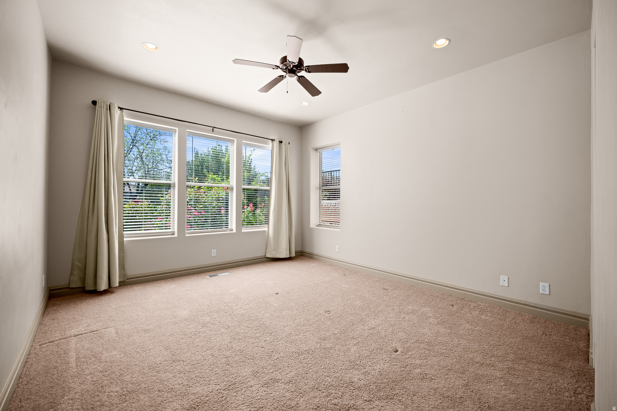 BRIDGEWATER TOWNHOMES AT SUNBROOK - Residential