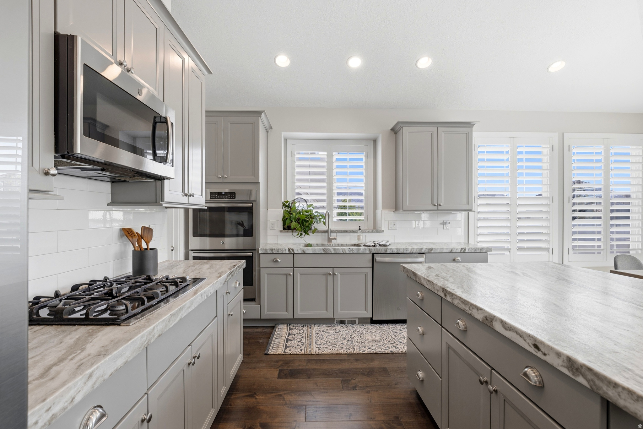 MIDAS CROSSING - Residential