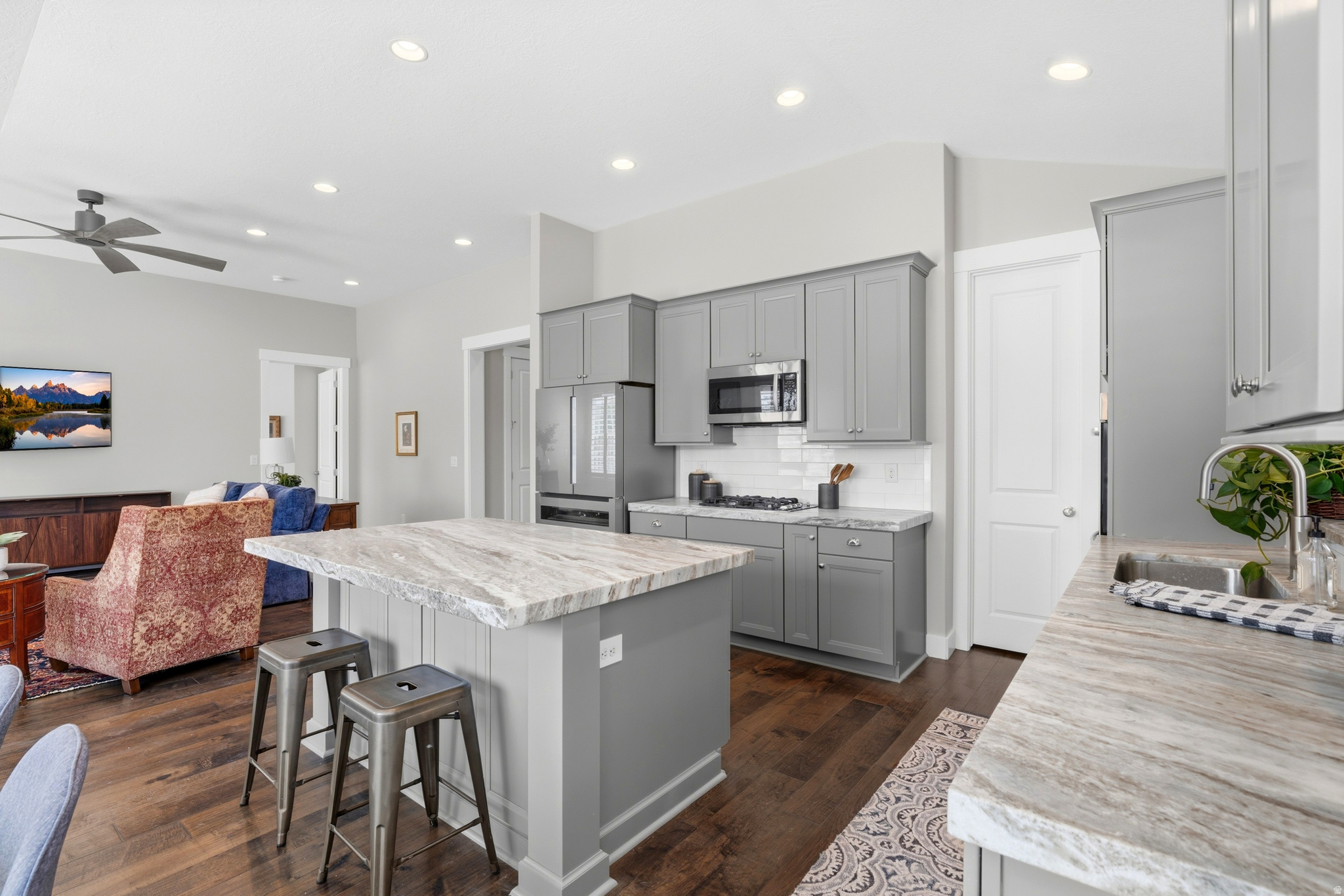 MIDAS CROSSING - Residential