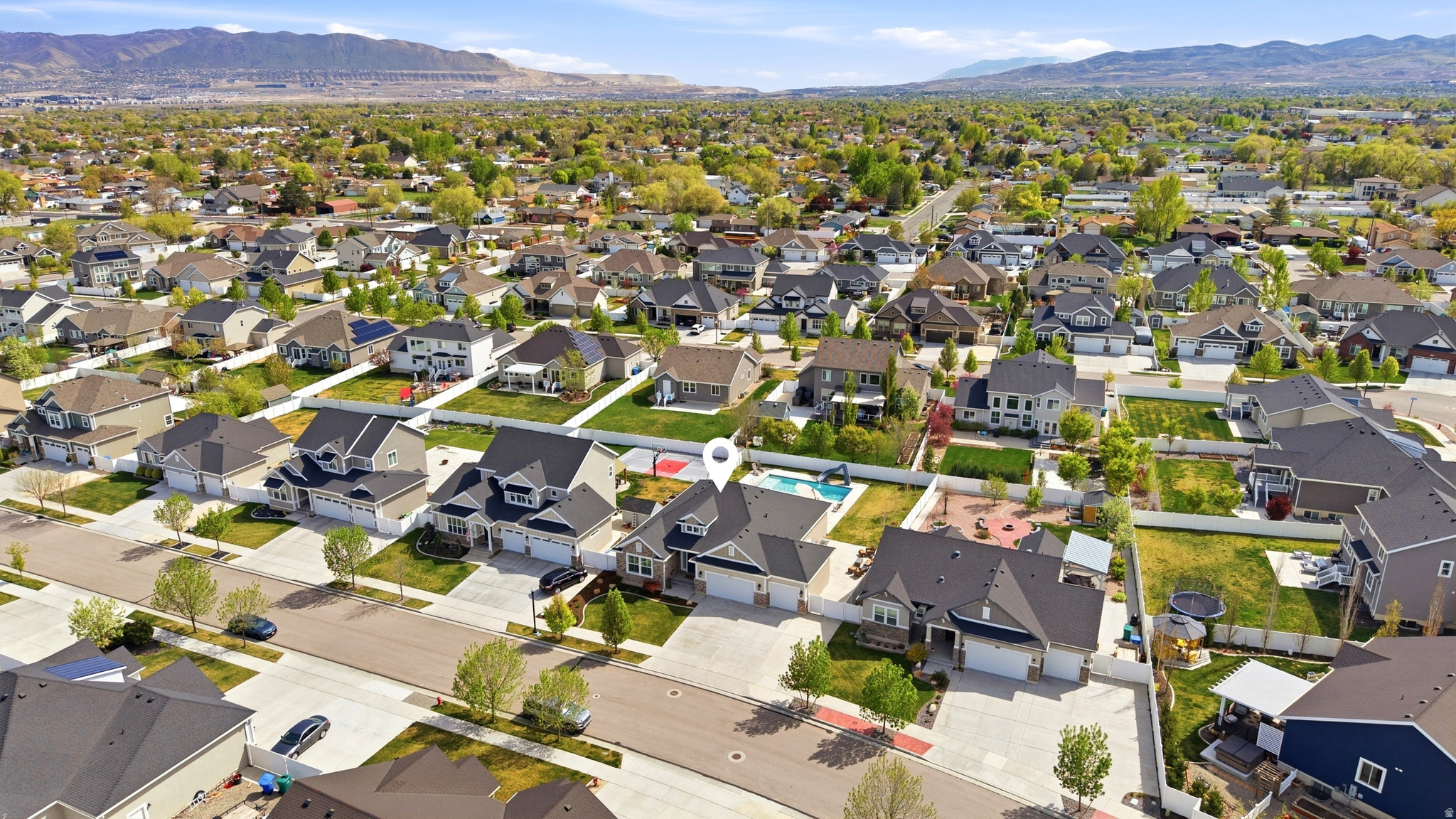 MIDAS CROSSING - Residential