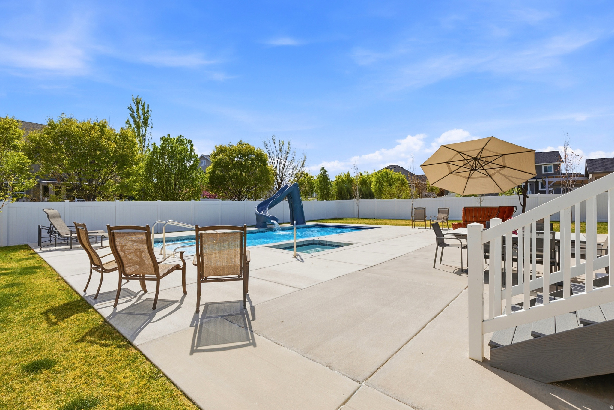 MIDAS CROSSING - Residential