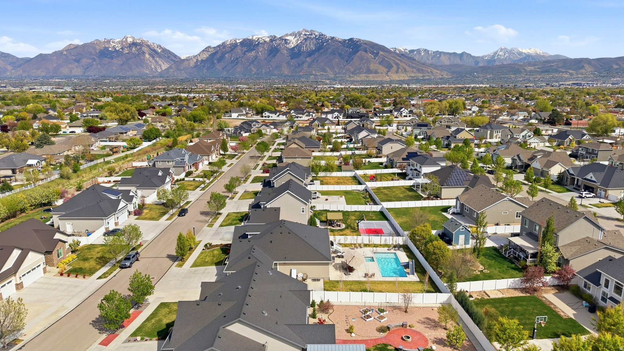 MIDAS CROSSING - Residential