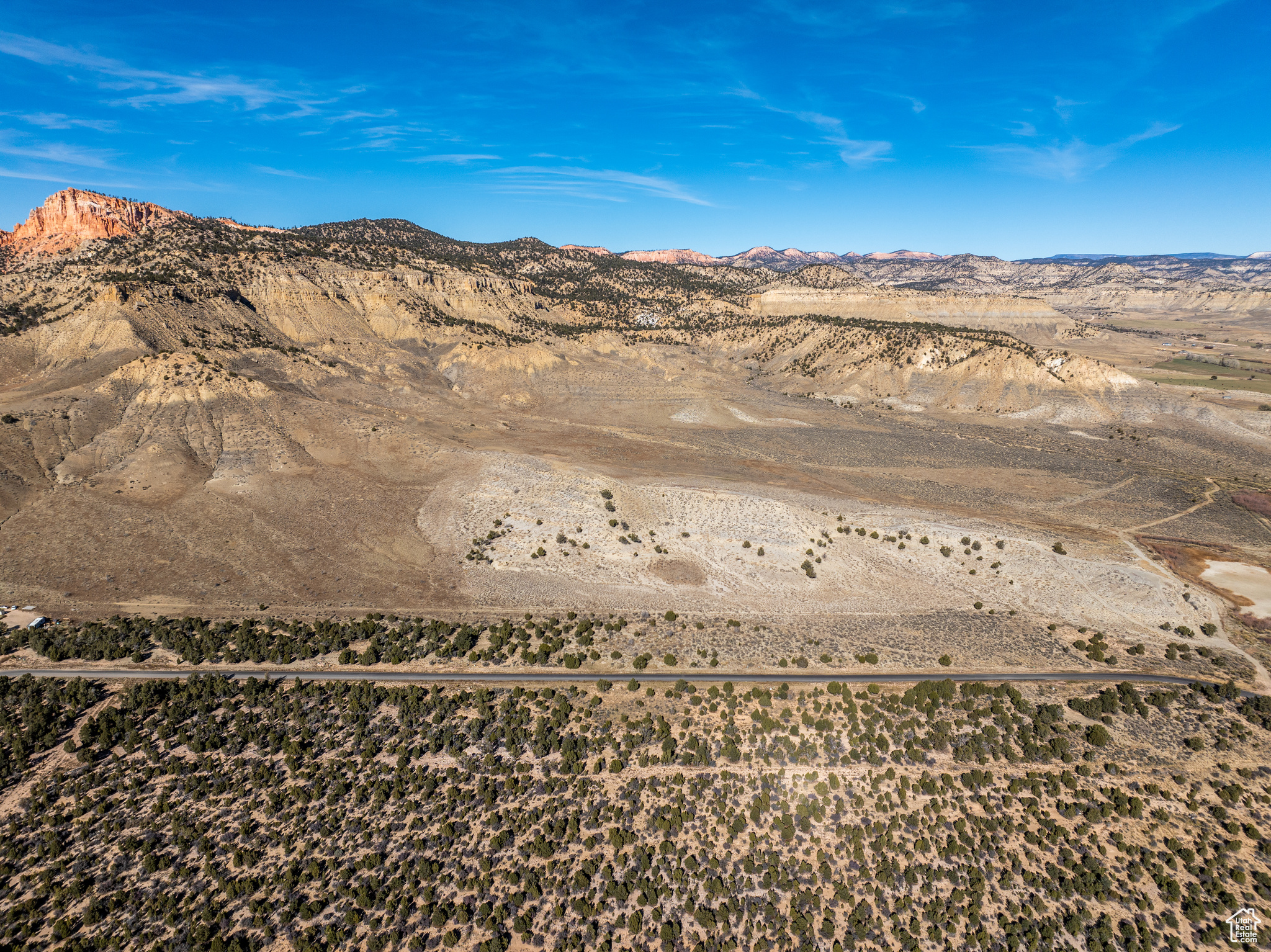 1040 W Under The Rim Rd, Tropic, Utah image 11