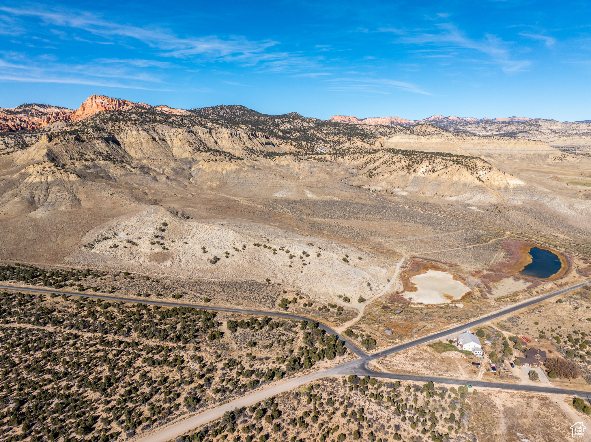 1040 W Under The Rim Rd, Tropic, Utah image 4