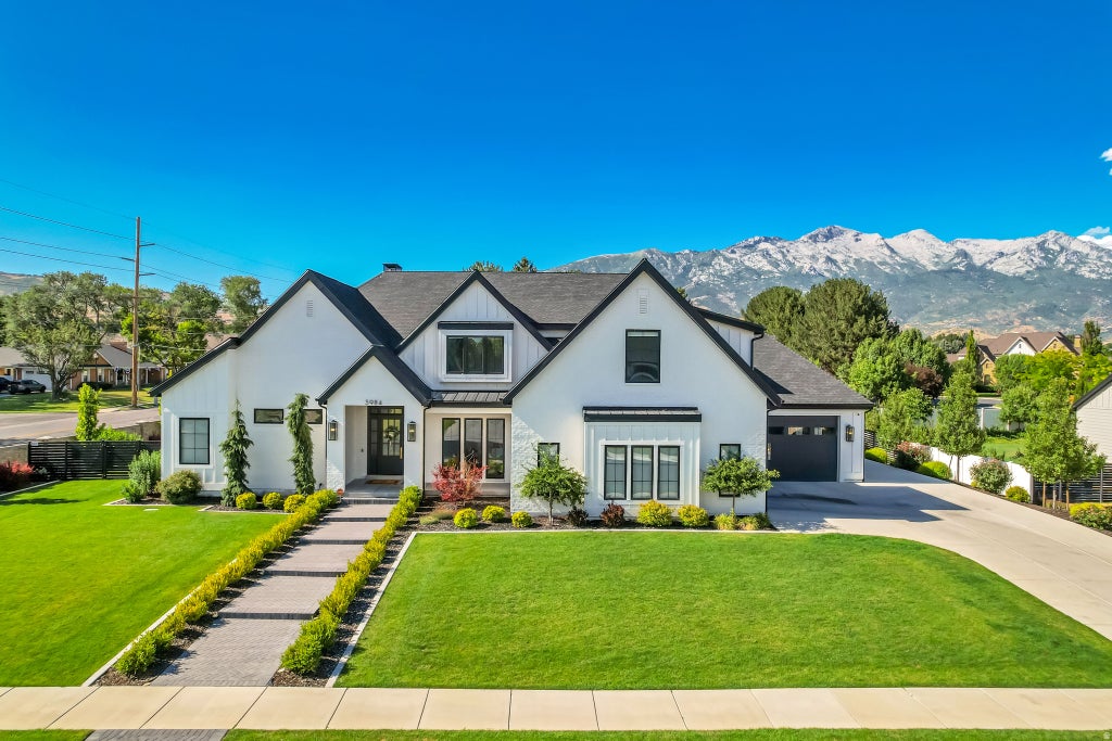 Photo of 5984 W GABLERIDGE CT, Highland, UT 84003 (MLS # 2185806)