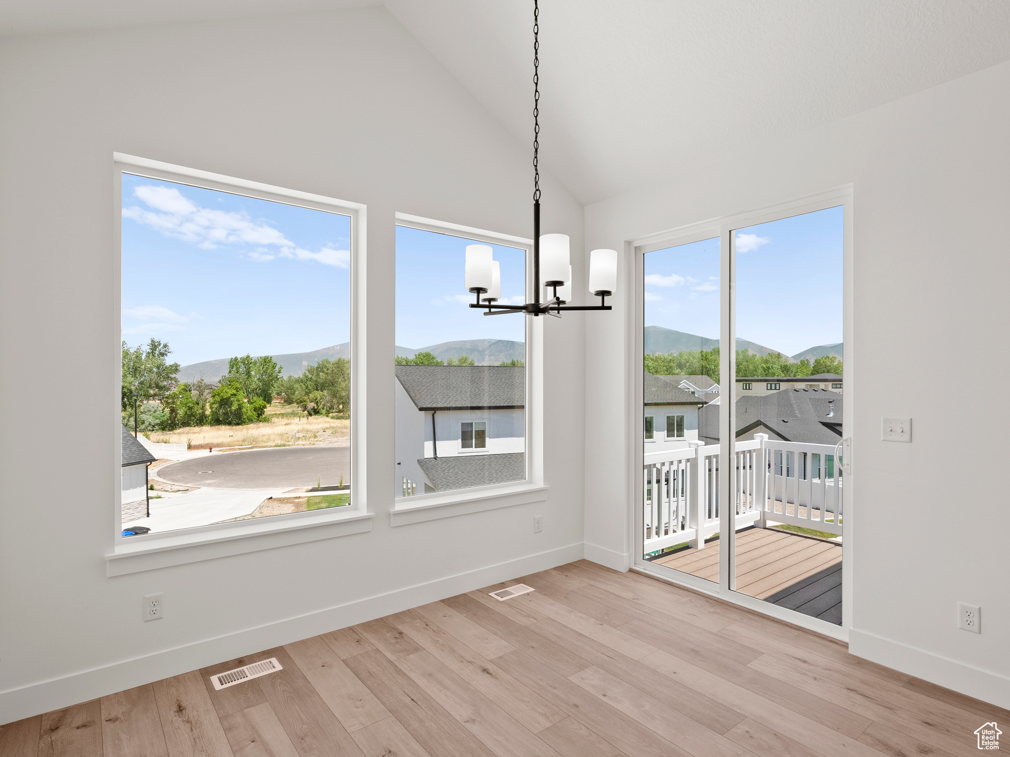 RIVER POINT - Residential