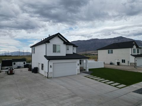 Photo of 3425 W 3275 N, Plain City, UT 84404 (MLS # 2135107)