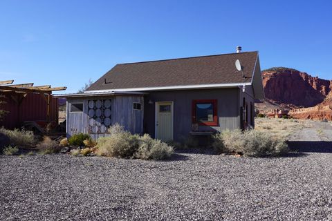 Photo of 105 W SLEEPING RAINBOW DR #20, Torrey, UT 84775 (MLS # 2150820)