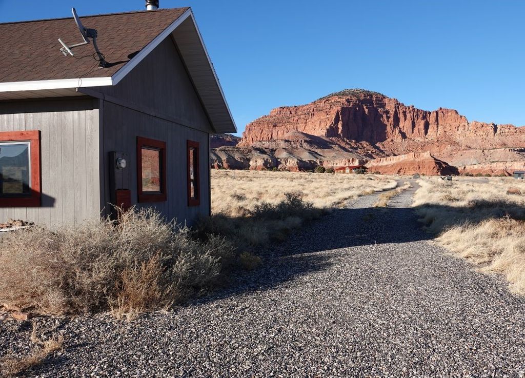 Photo of 105 W SLEEPING RAINBOW DR #20, Torrey, UT 84775 (MLS # 2150820)