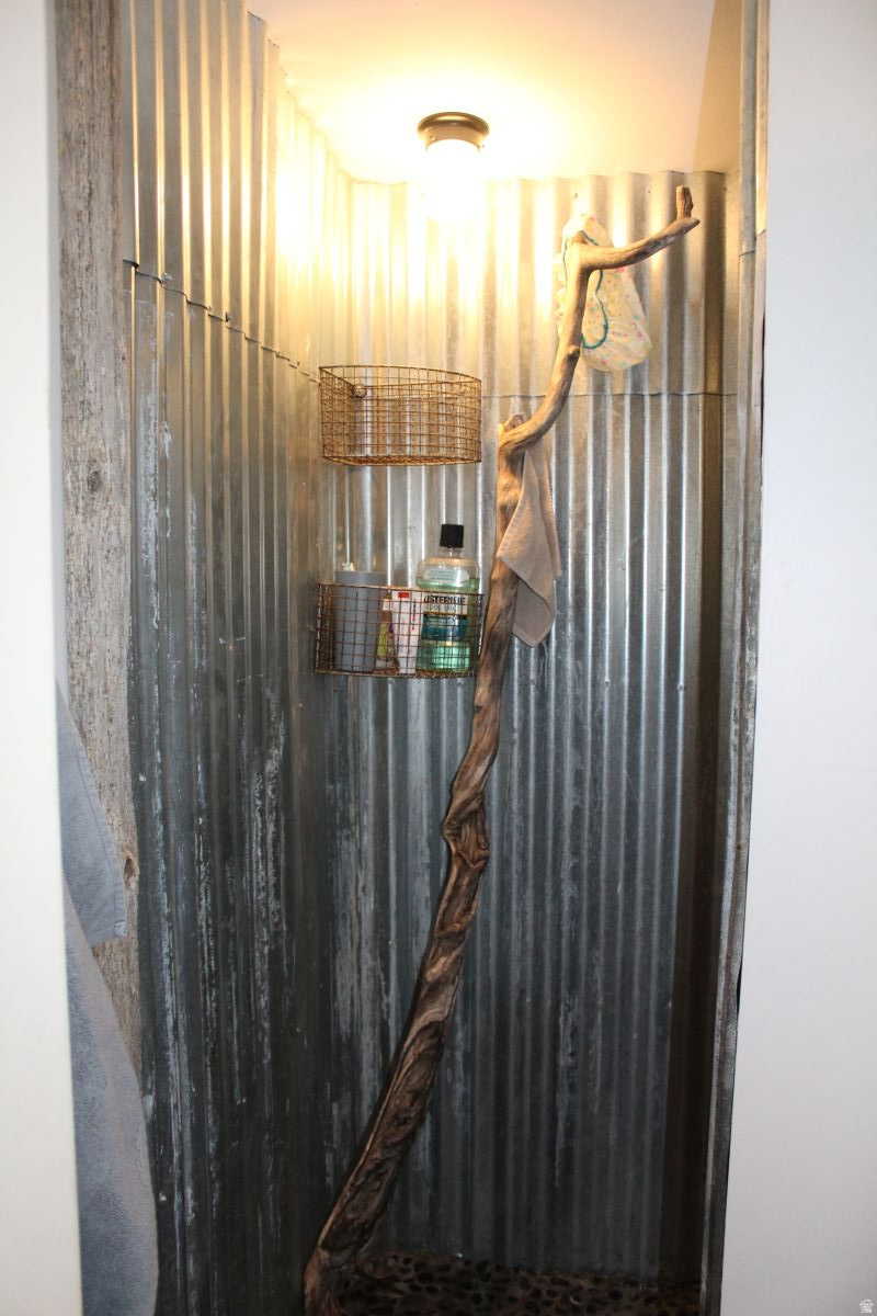 SLEEPING RAINBOW ESTATES - Residential