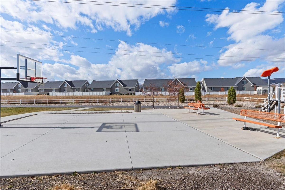 NORTH POINTE VILLAGE - Residential