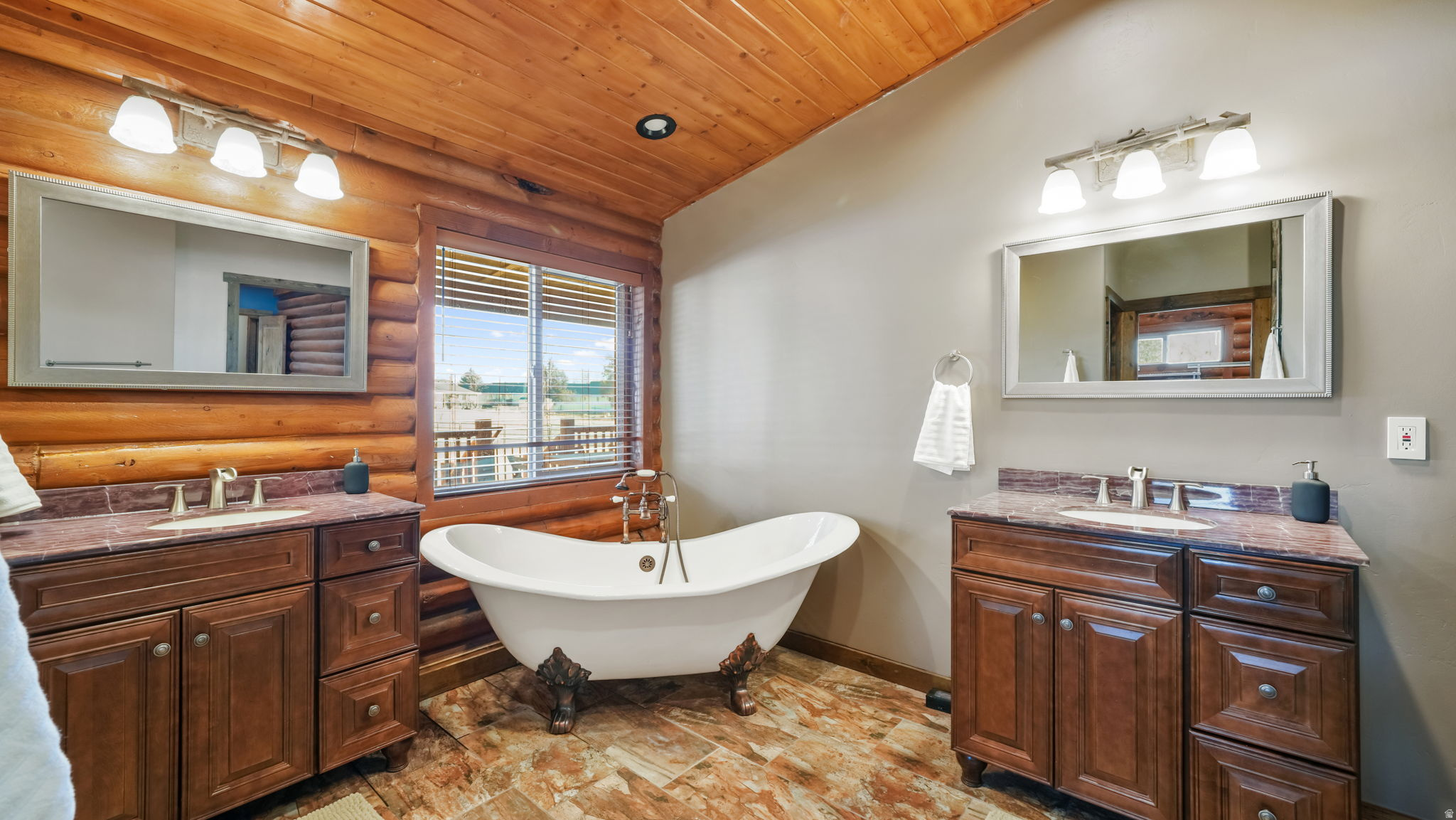 MOUNTAIN VIEW ESTATES - Residential