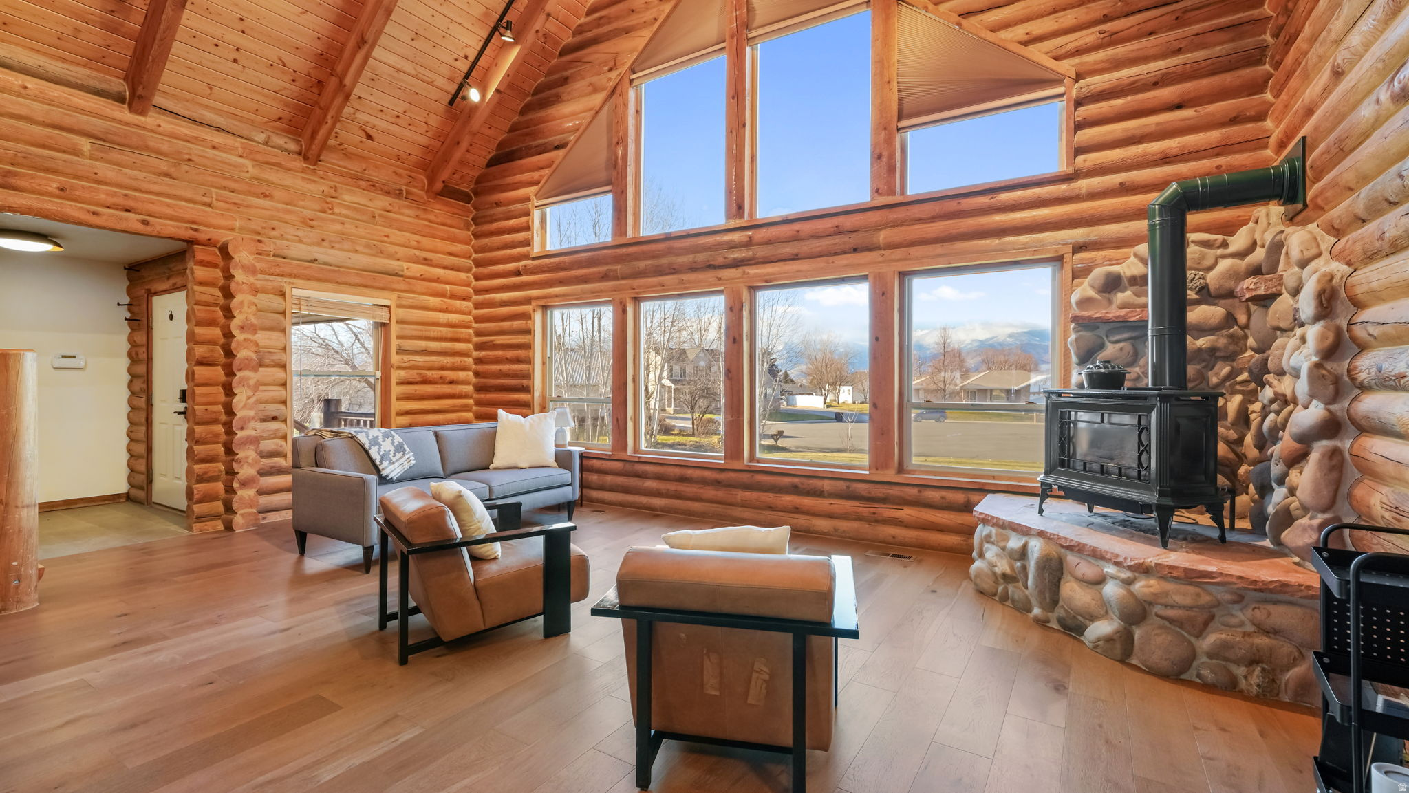 MOUNTAIN VIEW ESTATES - Residential