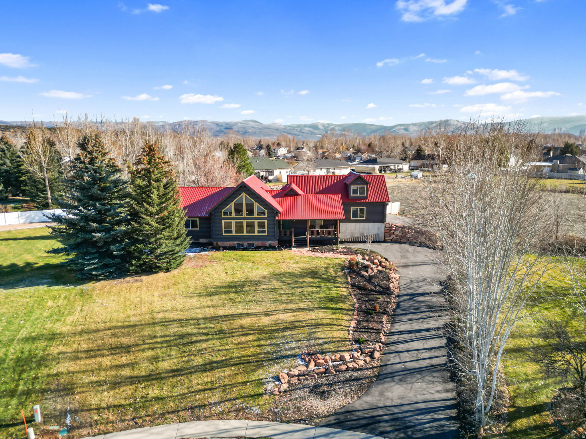 MOUNTAIN VIEW ESTATES - Residential