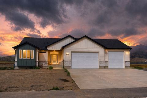 Photo of 2607 N COOPER WAY E, Eagle Mountain, UT 84013 (MLS # 2153148)