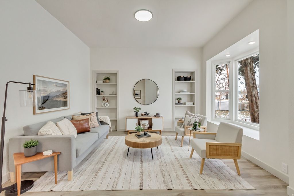 Photo of 915 W 300 S, Salt Lake City, UT 84104 (MLS # 2147164)