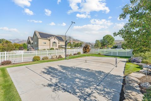 Tiny photo for 1103 E LONE PEAK LN, Draper, UT 84020 (MLS # 2142369)