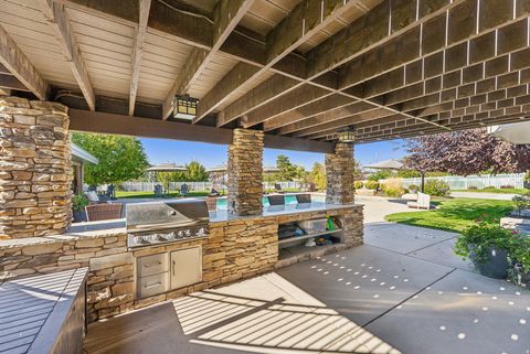 Tiny photo for 1103 E LONE PEAK LN, Draper, UT 84020 (MLS # 2142369)