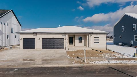 Photo of 1159 E BLACKFEET DR #522, Eagle Mountain, UT 84005 (MLS # 2125729)