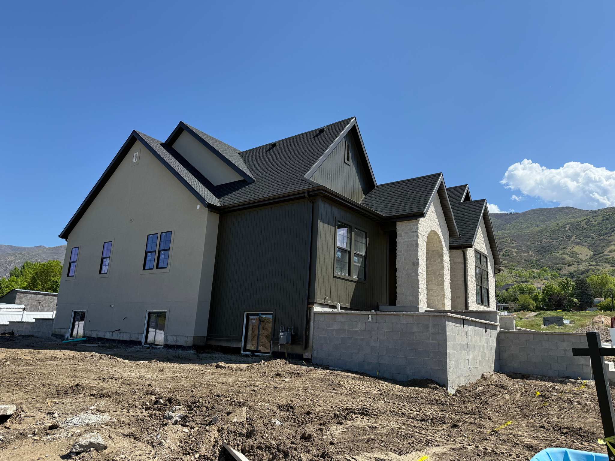 SUMMERHILL LANE - Residential