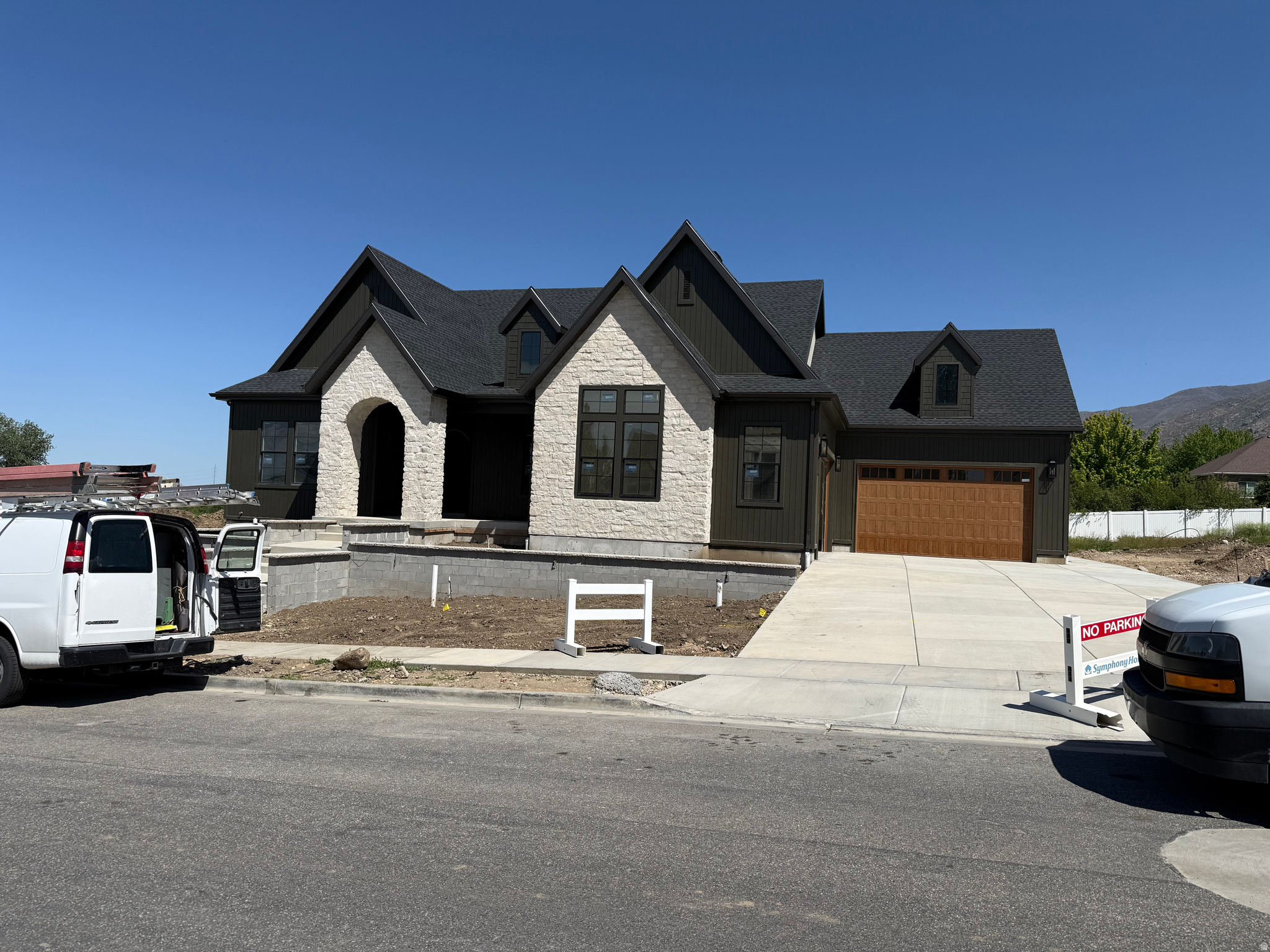 SUMMERHILL LANE - Residential