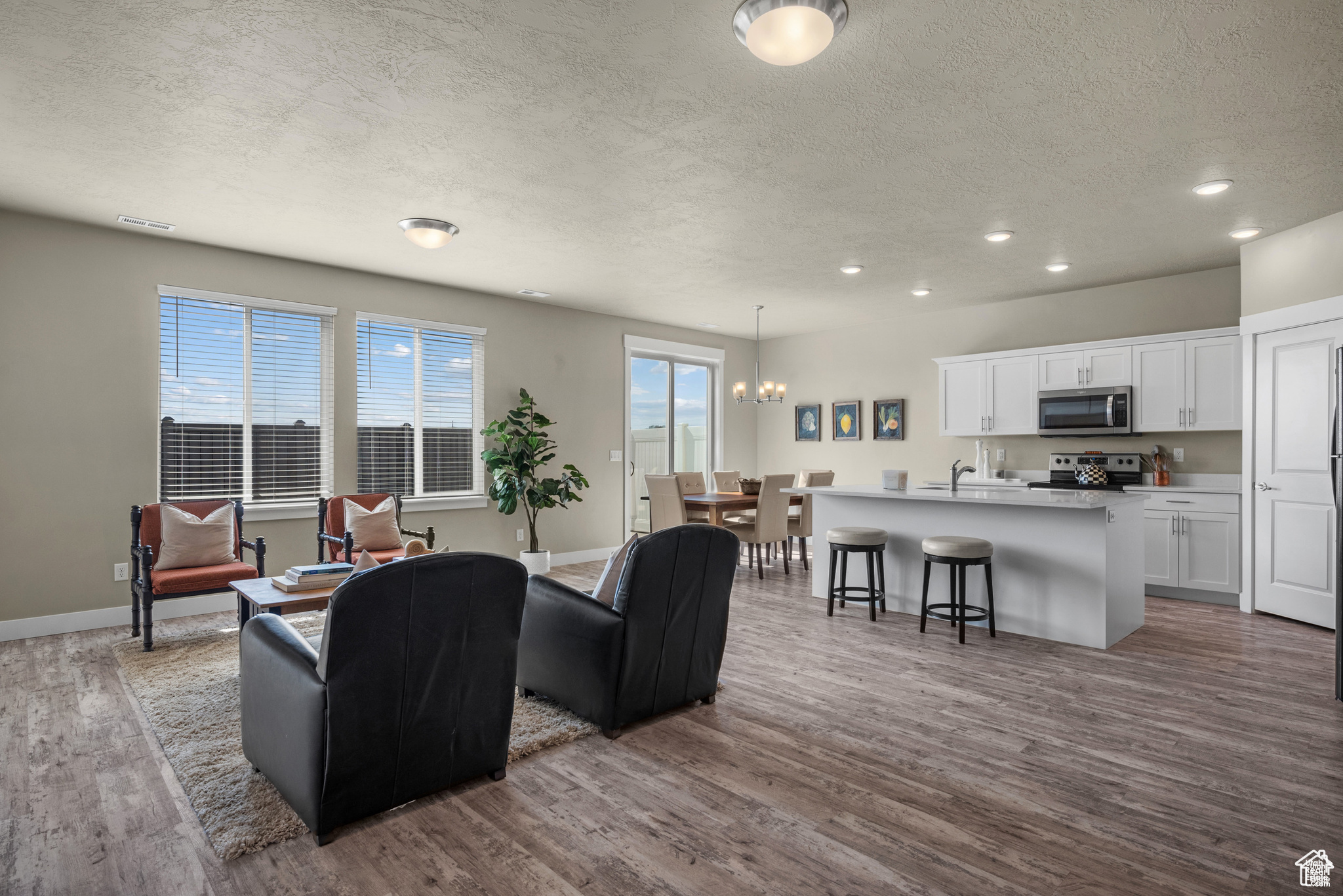 LAKEVIEW FIELDS - Residential Income