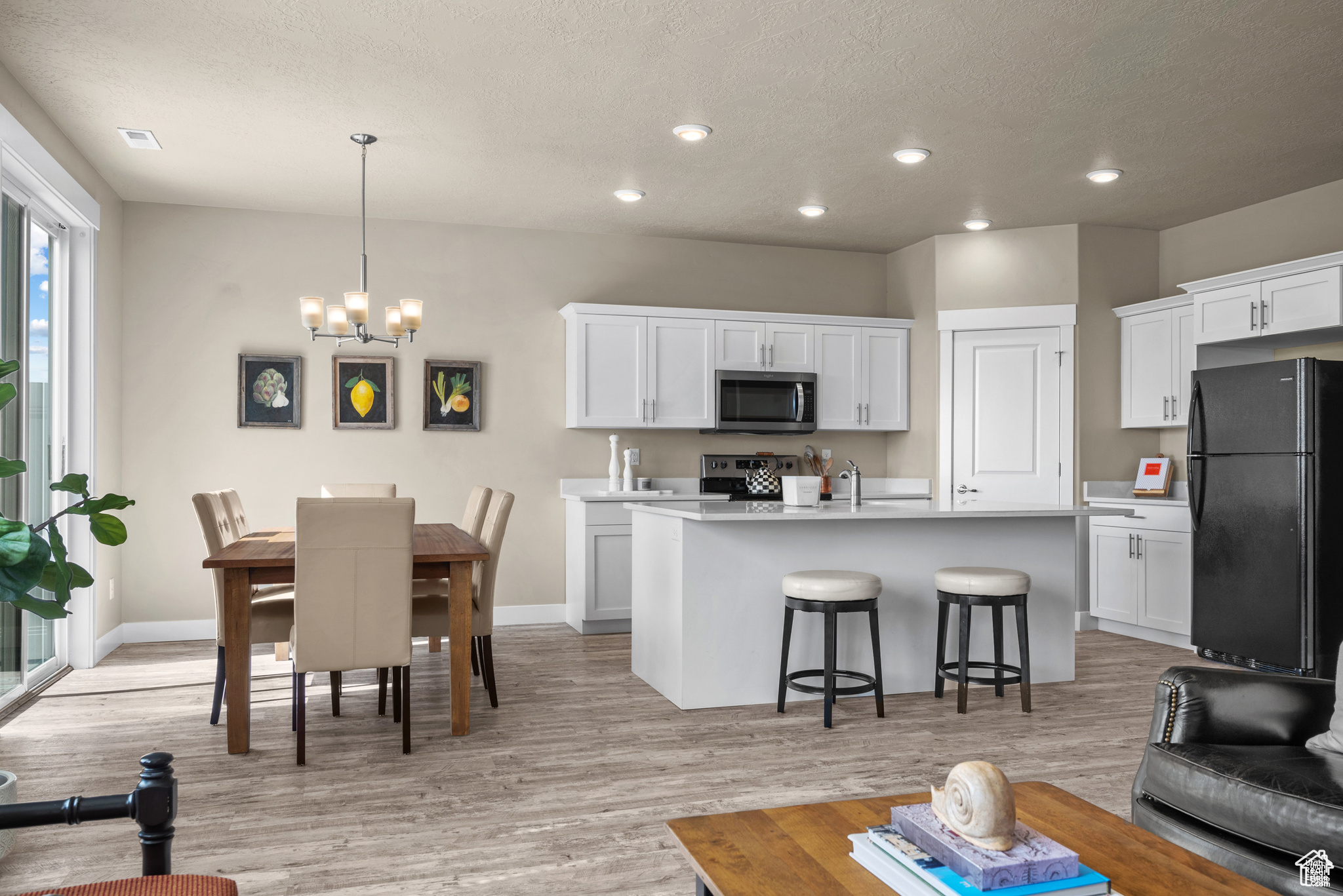 LAKEVIEW FIELDS - Residential Income