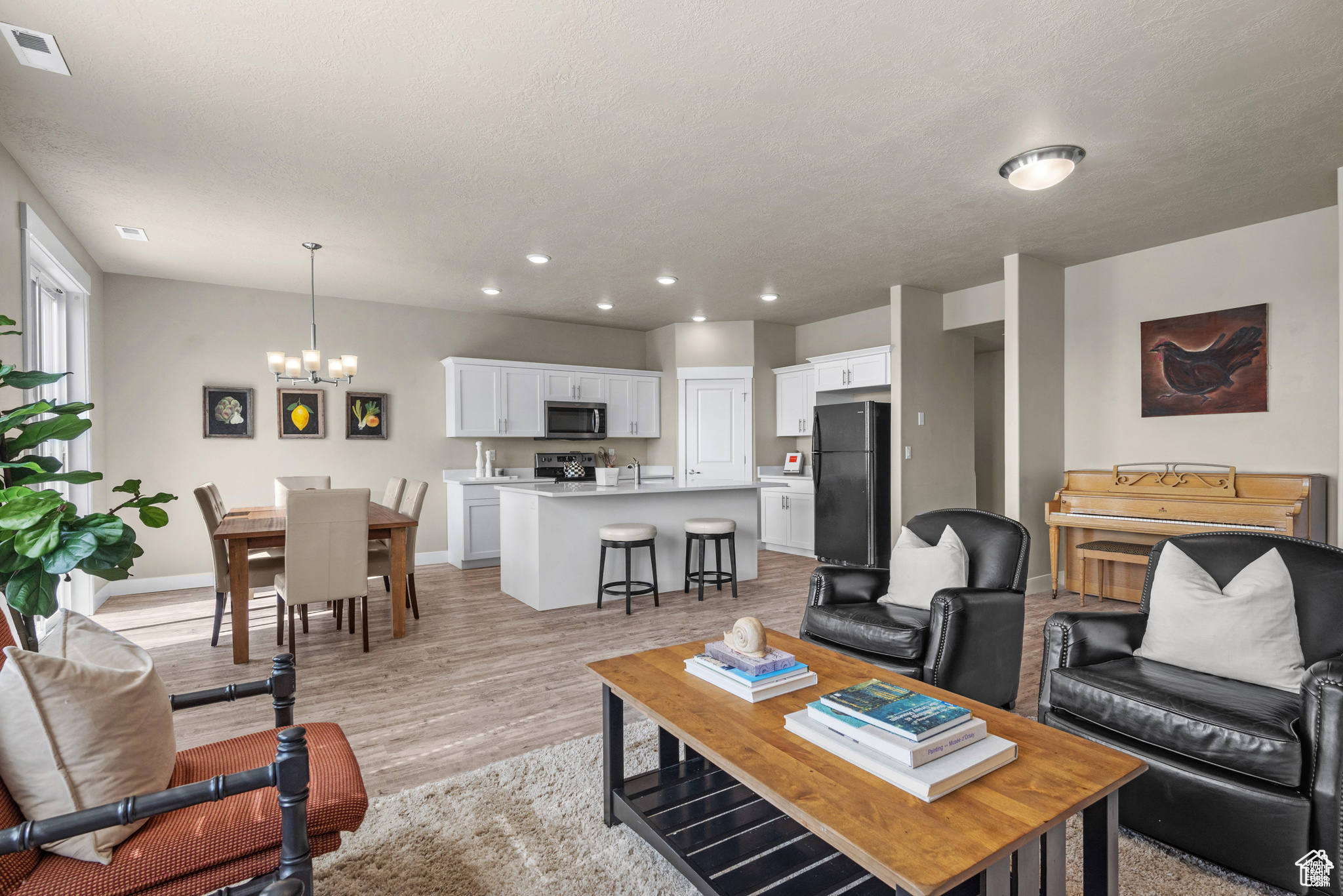 LAKEVIEW FIELDS - Residential Income