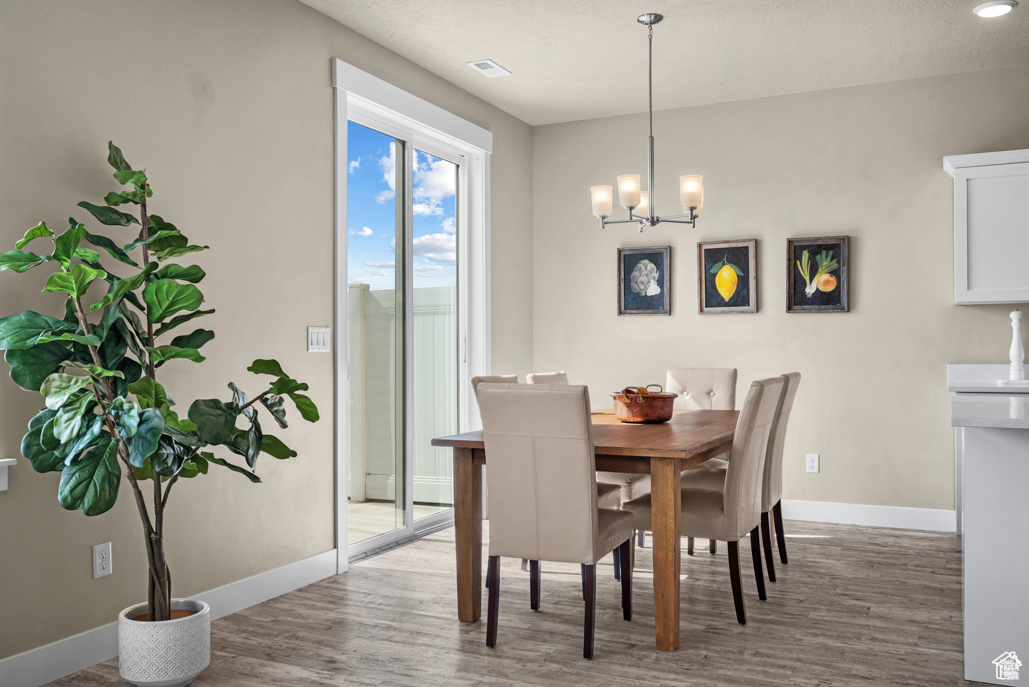 LAKEVIEW FIELDS - Residential Income
