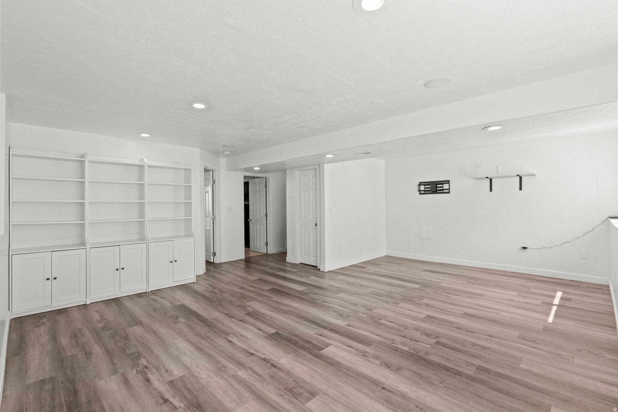 OAKVIEW ESTATES - Residential