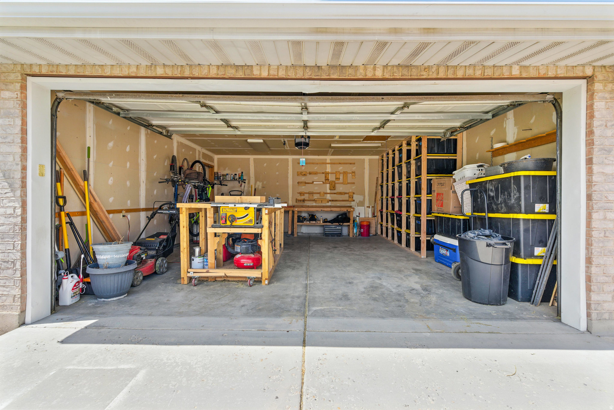 OAKVIEW ESTATES - Residential