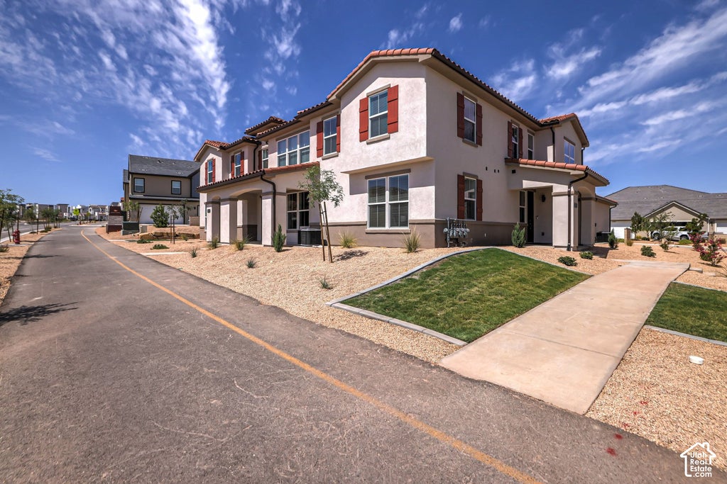 Photo of 5596 S CARNELIAN PKWY W, Saint George, UT 84790 (MLS # 2189035)