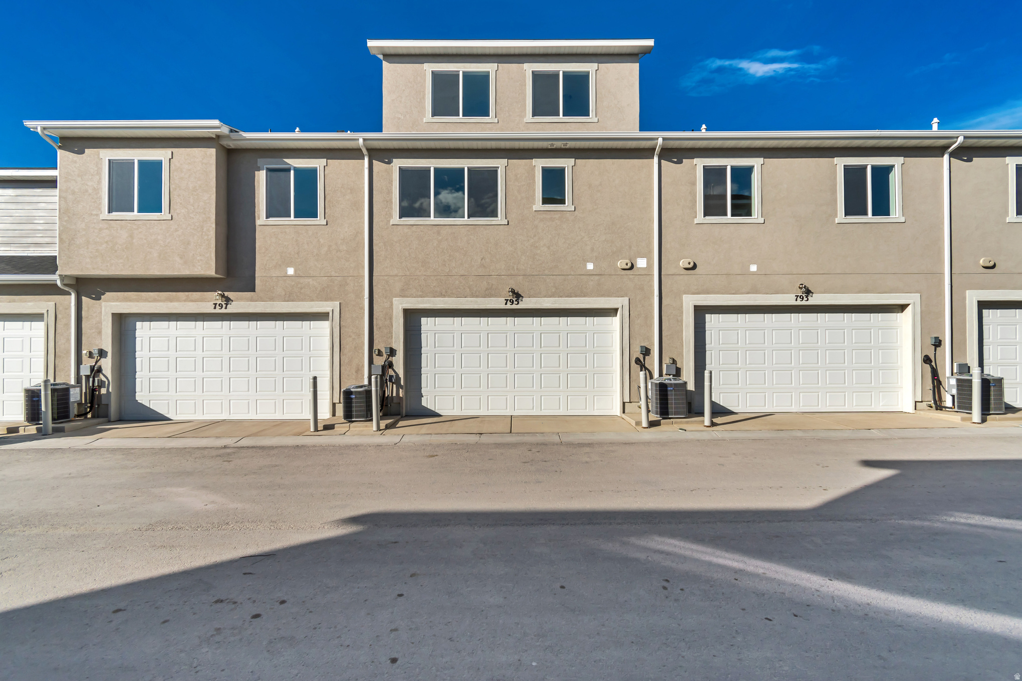 MEADOWBROOK - Residential