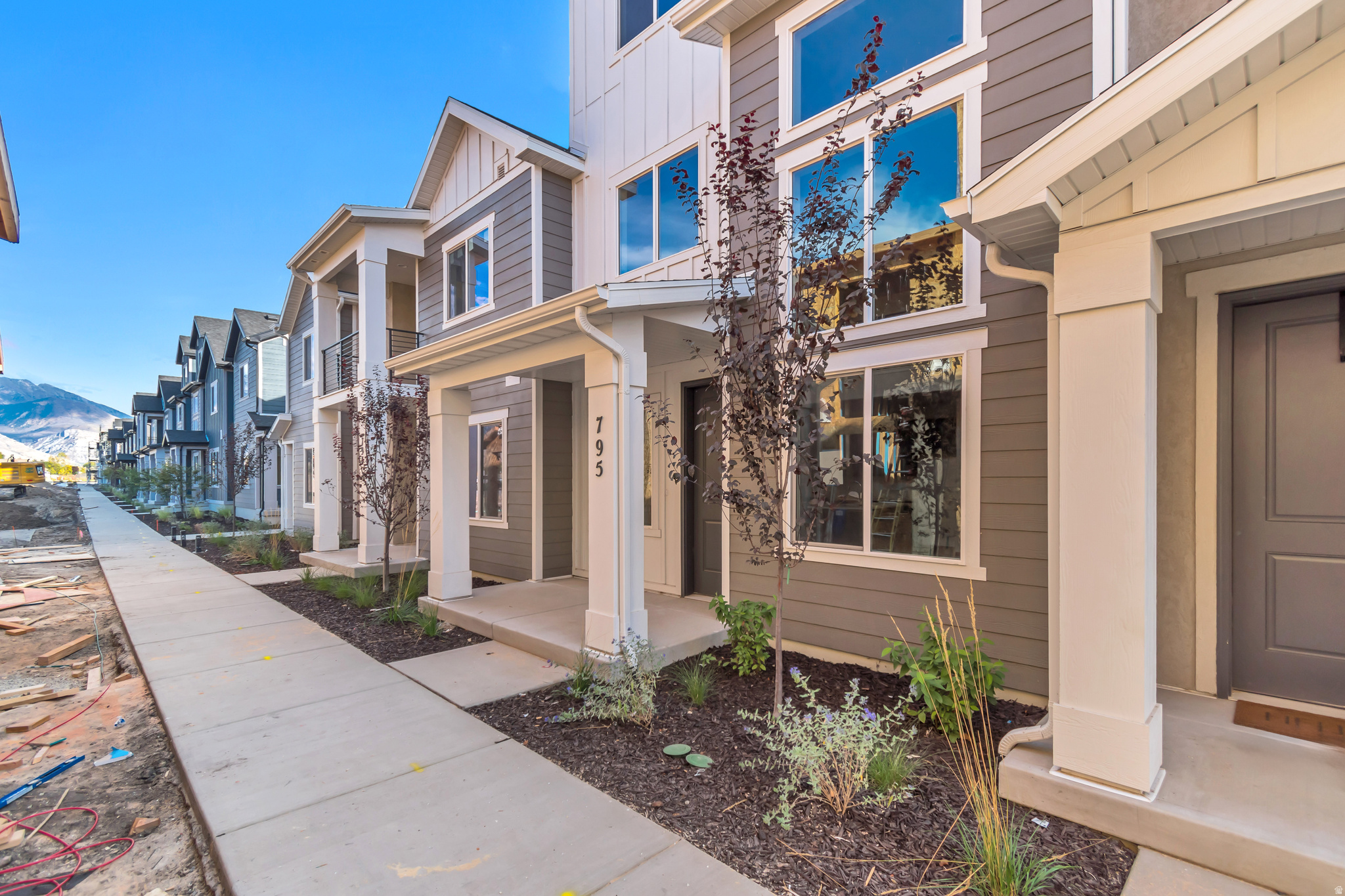 MEADOWBROOK - Residential