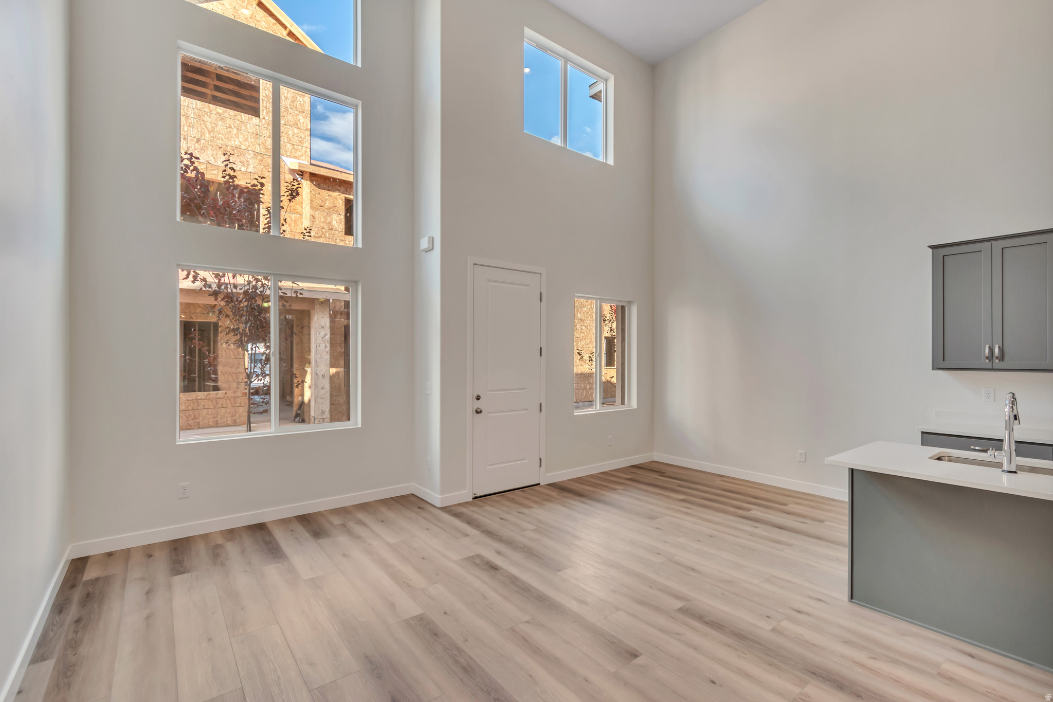 MEADOWBROOK - Residential