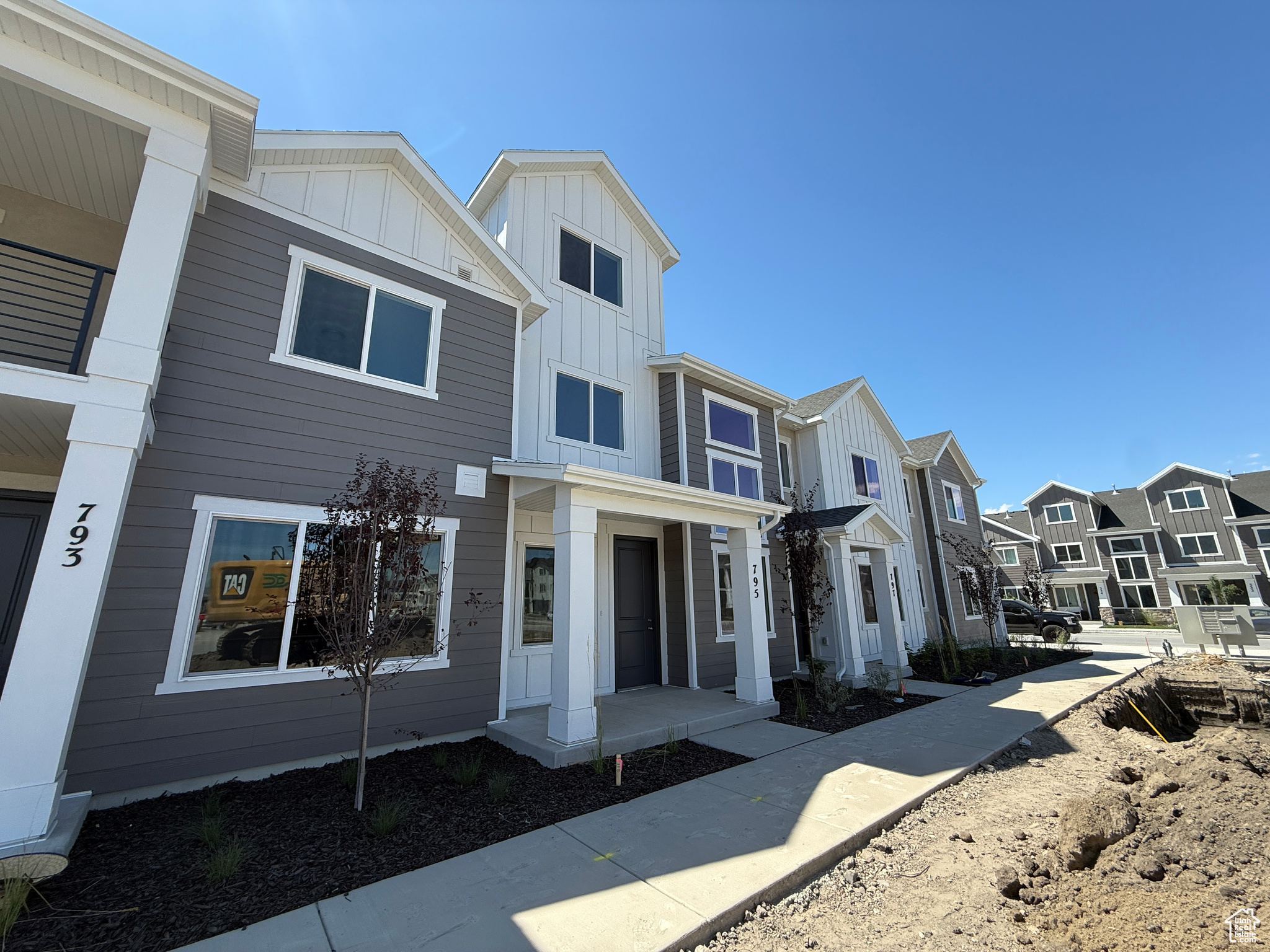 MEADOWBROOK - Residential