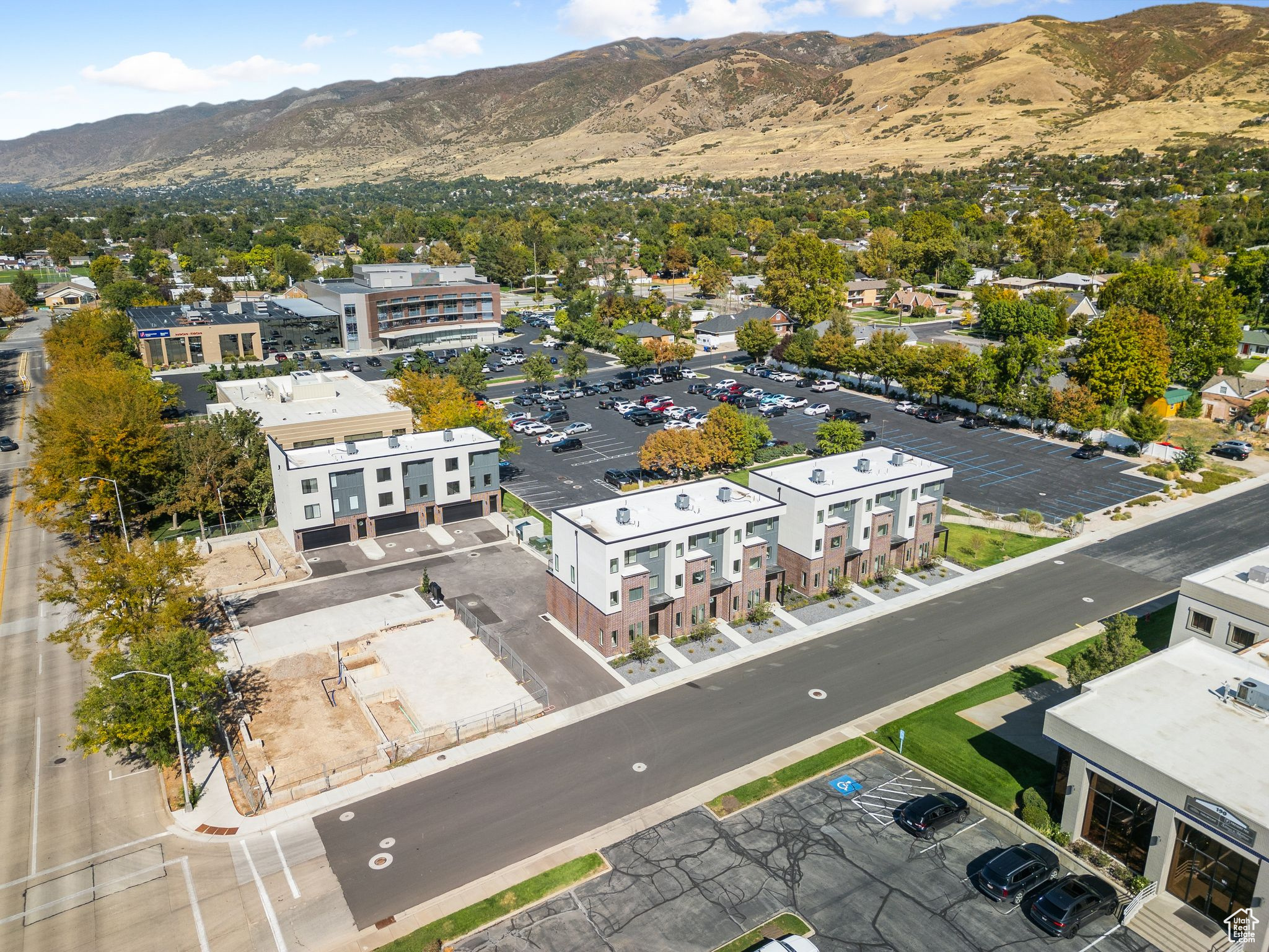 THE BROOKS ON MAIN - Residential