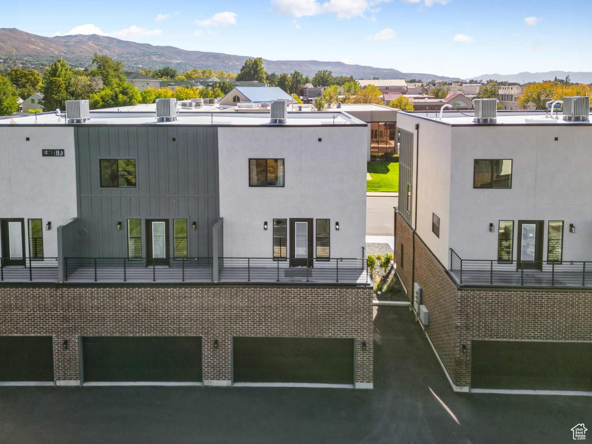 THE BROOKS ON MAIN - Residential
