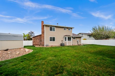 Tiny photo for 591 W 2050 N, West Bountiful, UT 84087 (MLS # 2147771)