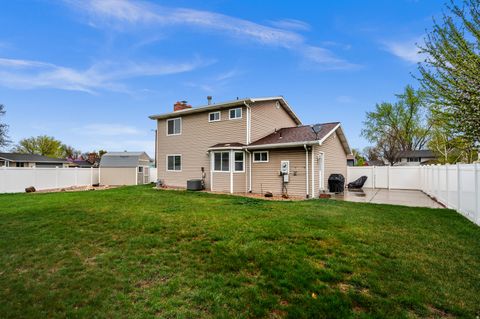 Tiny photo for 591 W 2050 N, West Bountiful, UT 84087 (MLS # 2147771)
