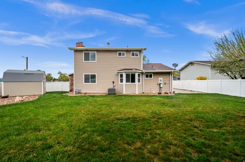 Tiny photo for 591 W 2050 N, West Bountiful, UT 84087 (MLS # 2147771)