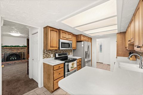 Tiny photo for 591 W 2050 N, West Bountiful, UT 84087 (MLS # 2147771)